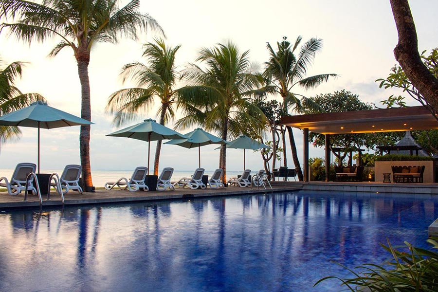 Pool Bar