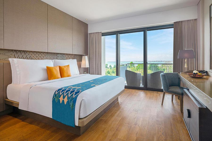 Classic King Pool View Room