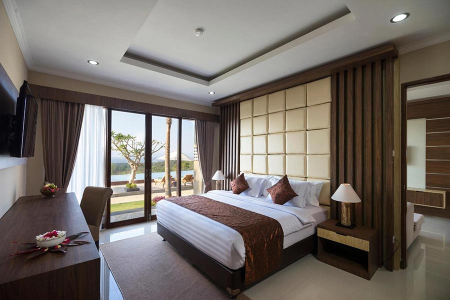 Suite Pool Access with King Bed