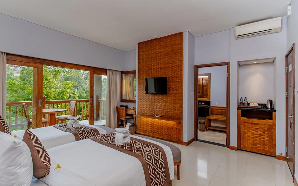 Suite Room with Valley View