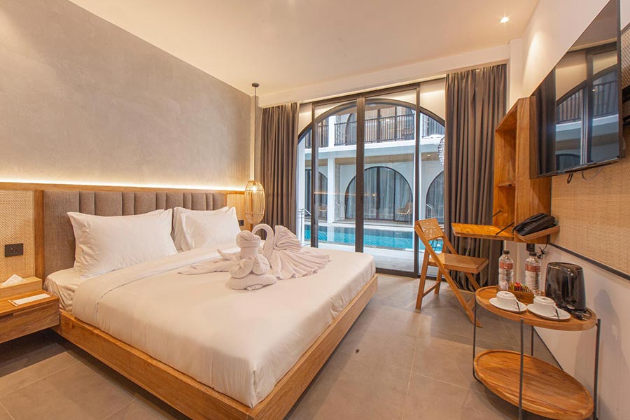 Deluxe Room with Pool Access